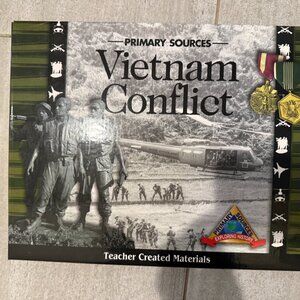 LIKE NEW TEACHER CREATED MATERIALS PRIMARY SOURCES KIT: VIETNAM CONFLICT
